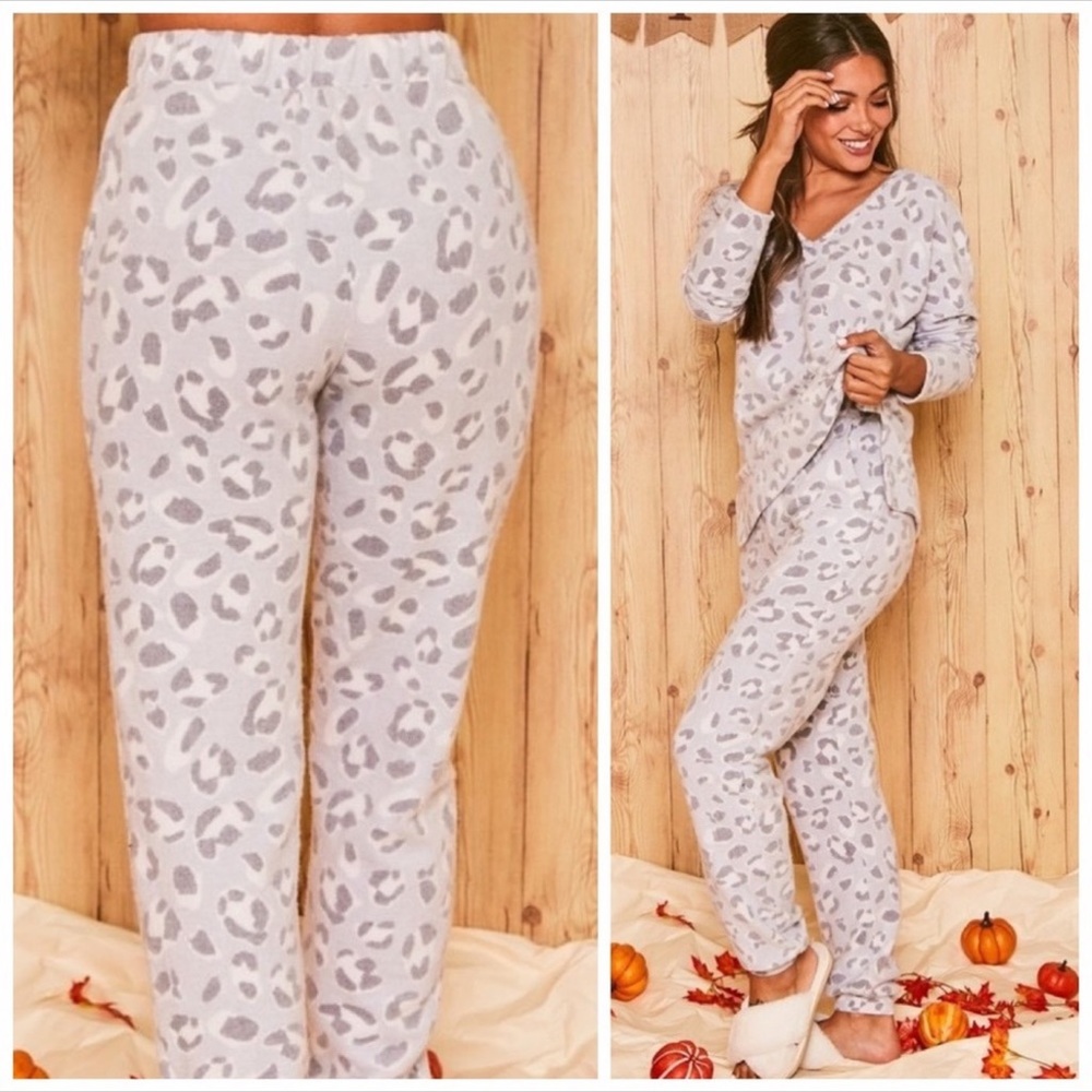 Grey ultra soft leopard print pants - Picture 2 of 2